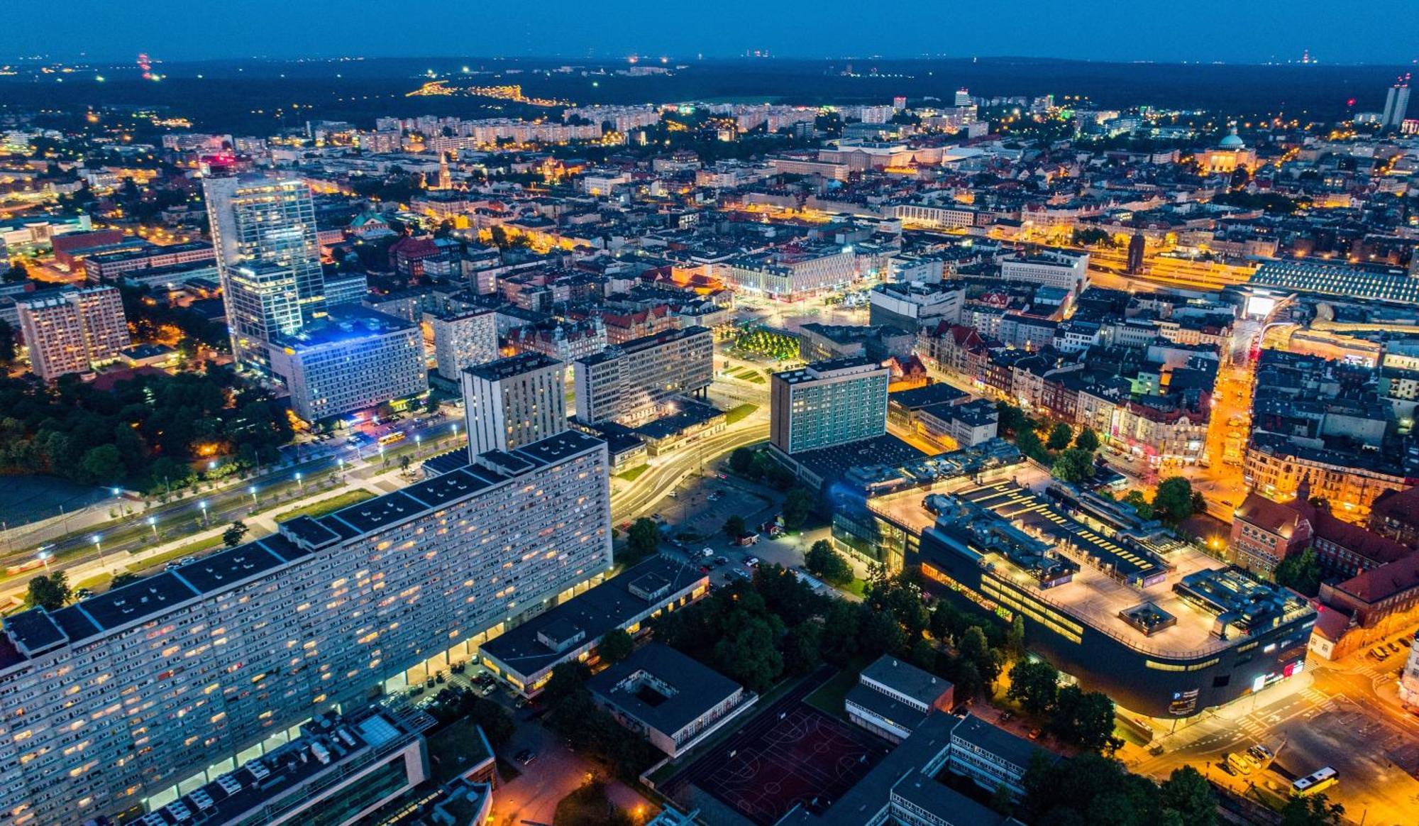 Urban Premium Sokolska 30a Towers No 58, 2 Free Garages, Gym & Sauna, Self Check-in Apartment *